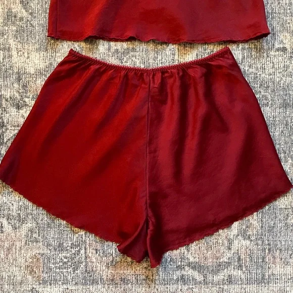 Doen Silk Cami & Shorts Set - Picture 10 of 16